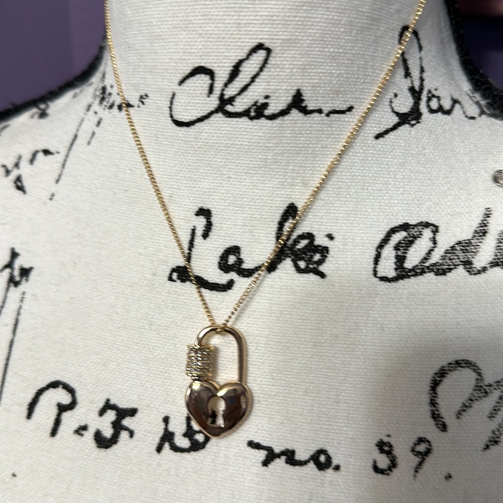 Keylock necklace